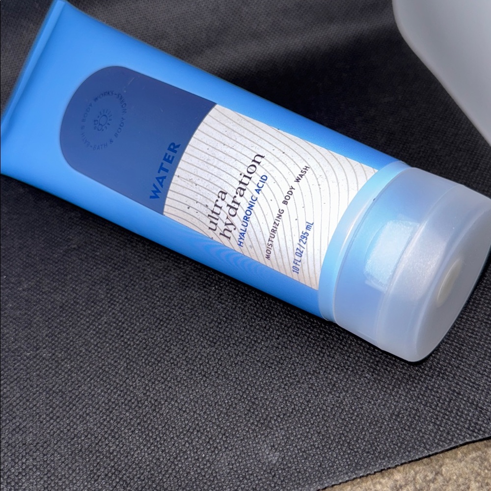 New Water‎ Ultra Hydration With Hyaluronic Acid
Moisturizing Body Wash - Picture 2 of 3